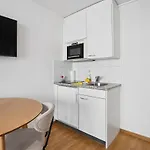 Apartment Chic - Modern - Crown 27
