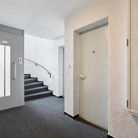 Chic - Modern - Crown 27 Apartment