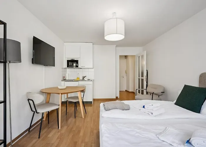 Chic - Modern - Crown 27 アパート