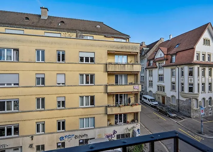 Apartment Chic - Modern - Crown 27