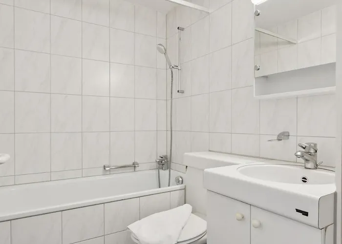 Chic - Modern - Crown 27 *