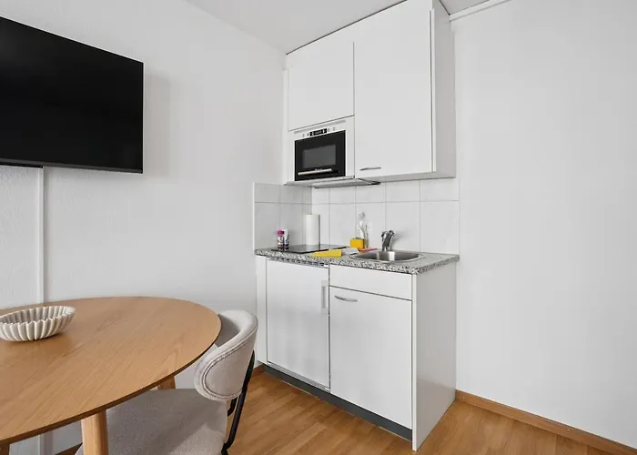 Apartment Chic - Modern - Crown 27